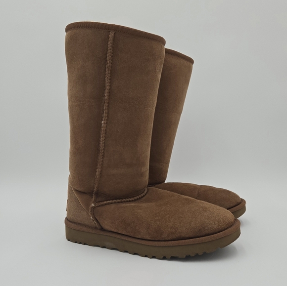UGG Classic Tall Boot Size 8 - Picture 2 of 10